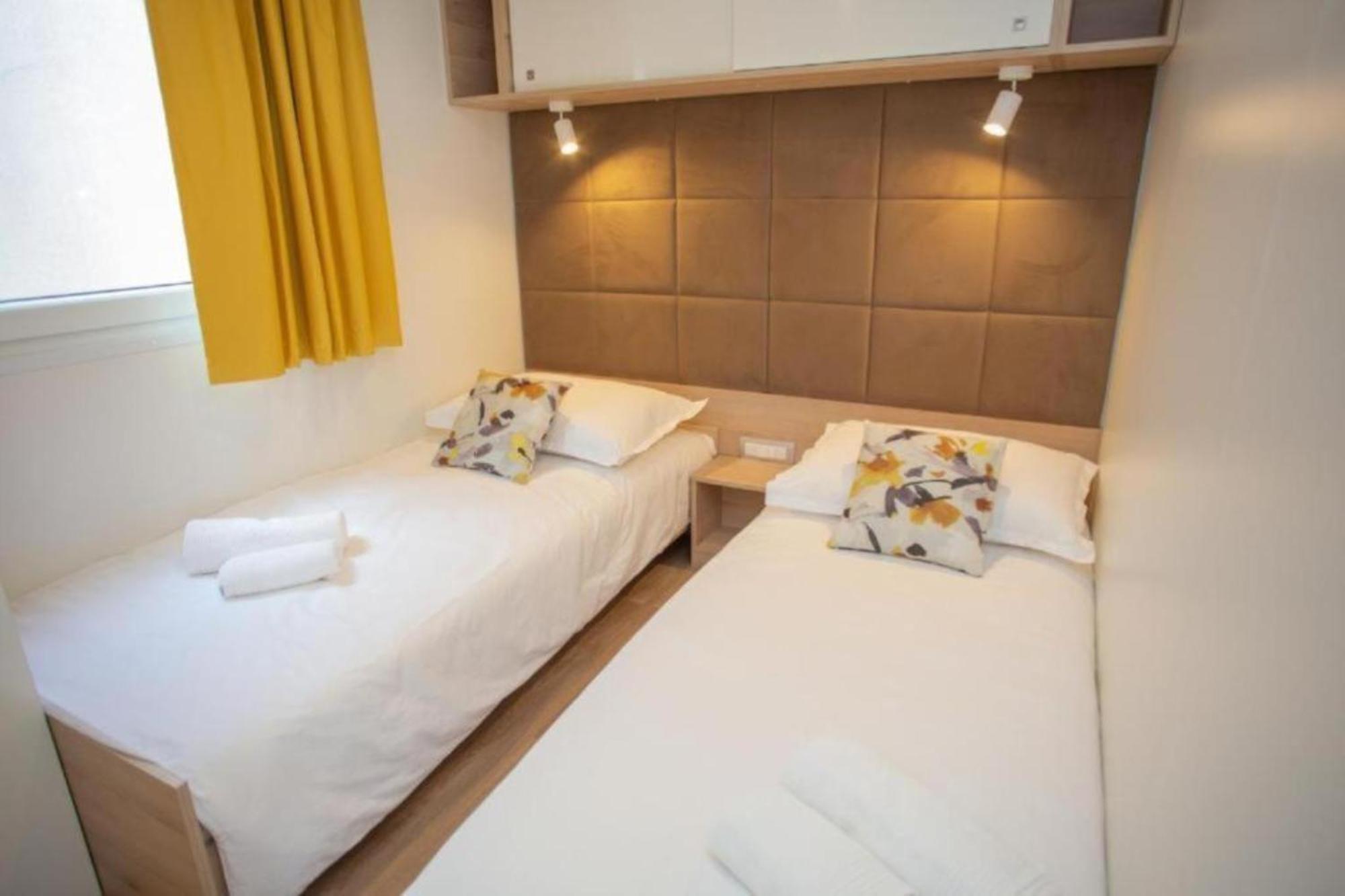 Lastura Aparthotel & Mobile Homes Novalja Exterior photo