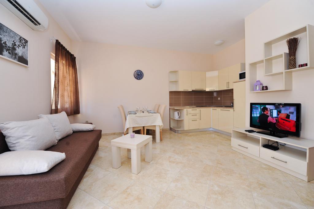 Lastura Aparthotel & Mobile Homes Novalja Room photo